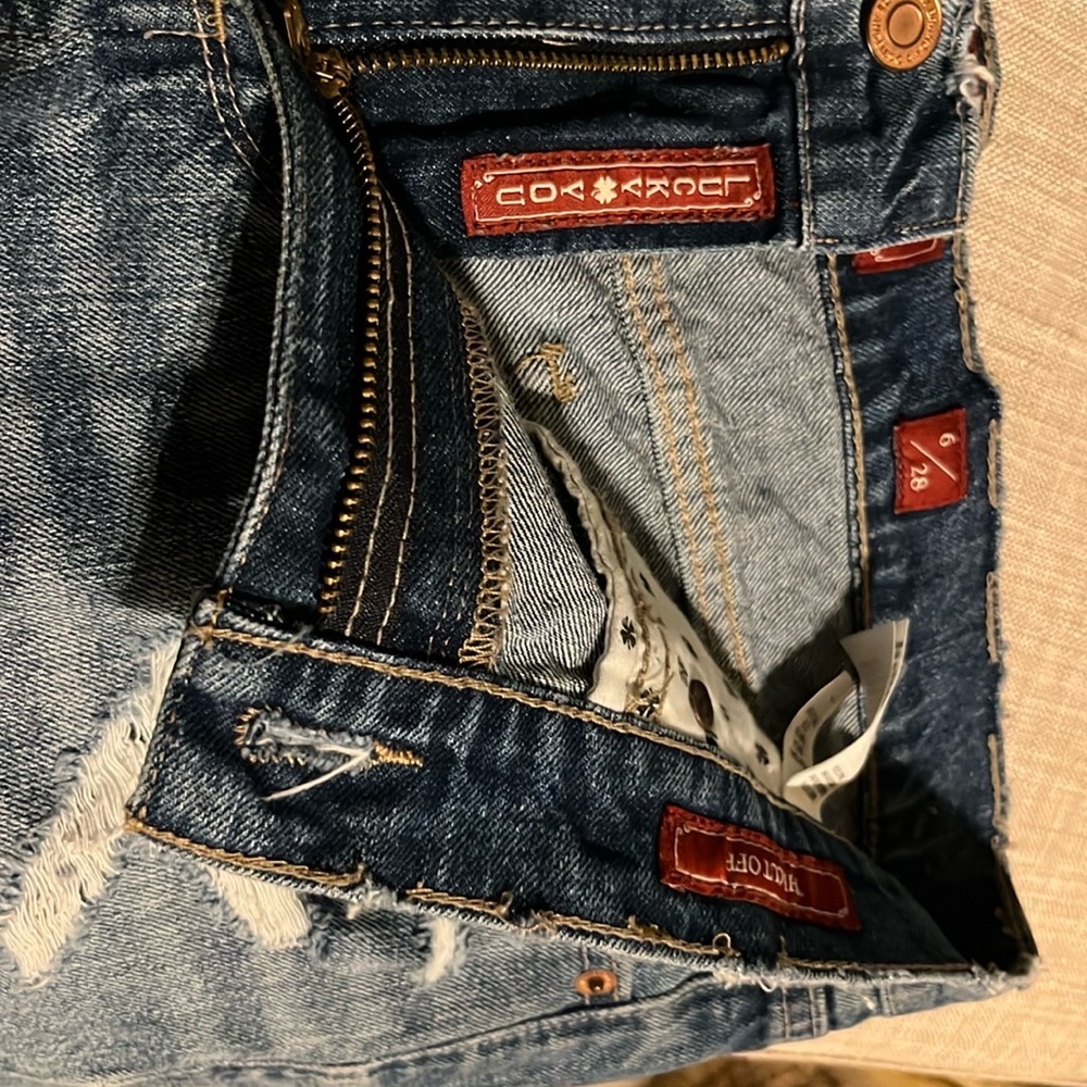 LUCKY BRAND DENIM SHORTS/WOMENS 6/28 - 5 POCKET FEATURE - CUT/OFF